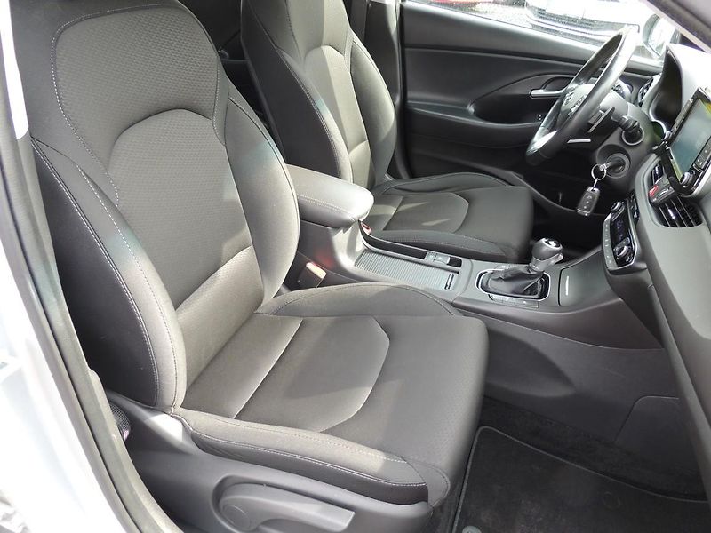 Hyundai i30 (2019) Combi 1.6CRDi,100kw,automat,ČR - fotka 39 z 52