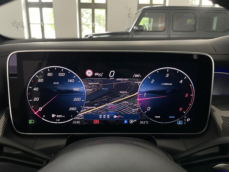 Mercedes-Benz GLC 200d 4Matic - fotka 19 z 29