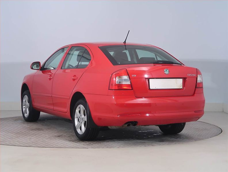 Škoda Octavia (2011) Ambiente 1.4 TSI, Serv.kniha - fotka 4 z 17