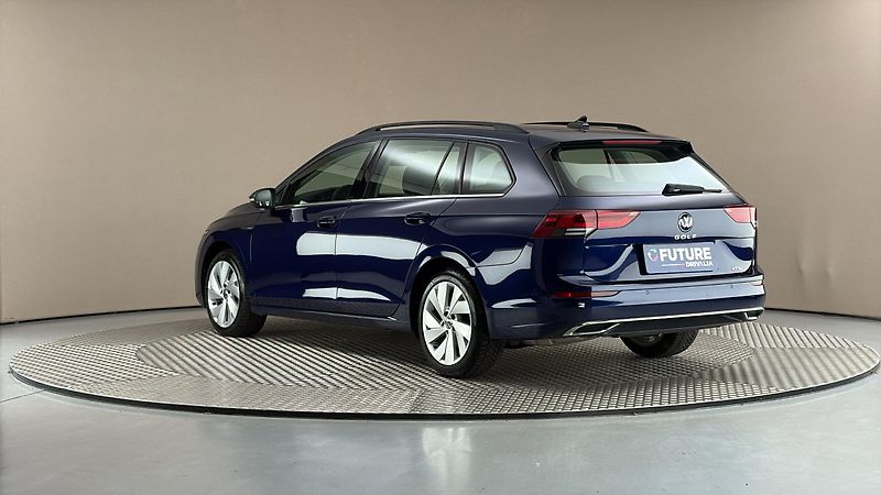 Volkswagen Golf 1.5 TSI DSG Style Variant - fotka 2 z 27