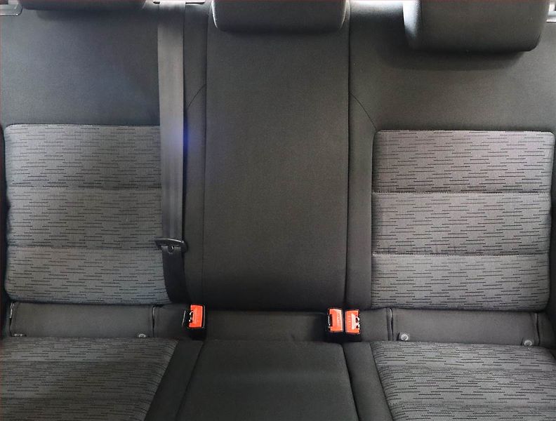 Škoda Octavia (2011) Ambiente 1.6 TDI, nová STK - fotka 10 z 18