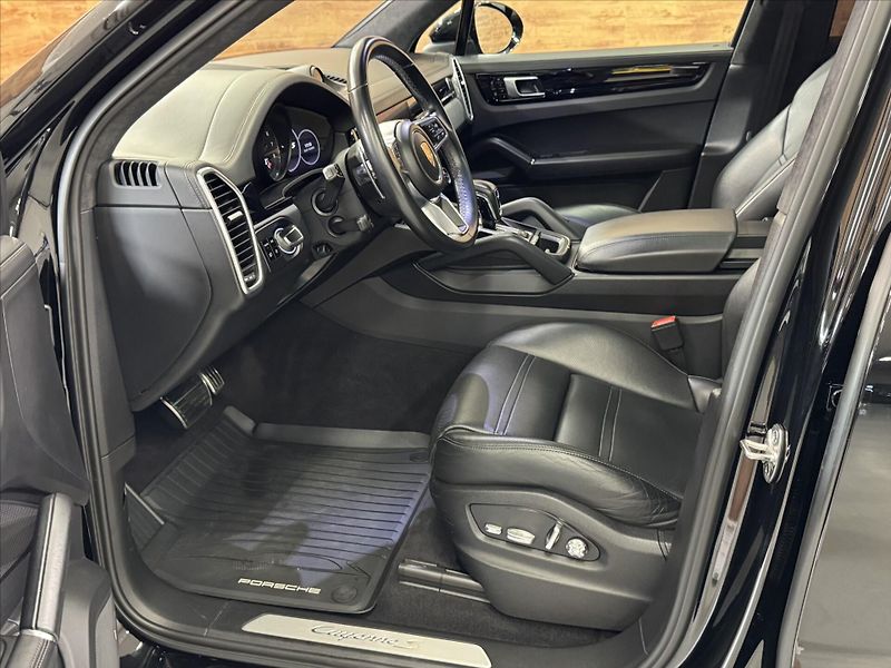 Porsche Cayenne S VZDUCH PANO CHRONO LED - fotka 11 z 33