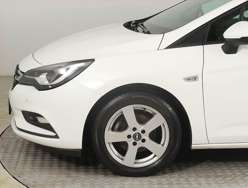 Opel Astra (2017) Enjoy 1.6 CDTI, Serv.kniha - fotka 14 z 16