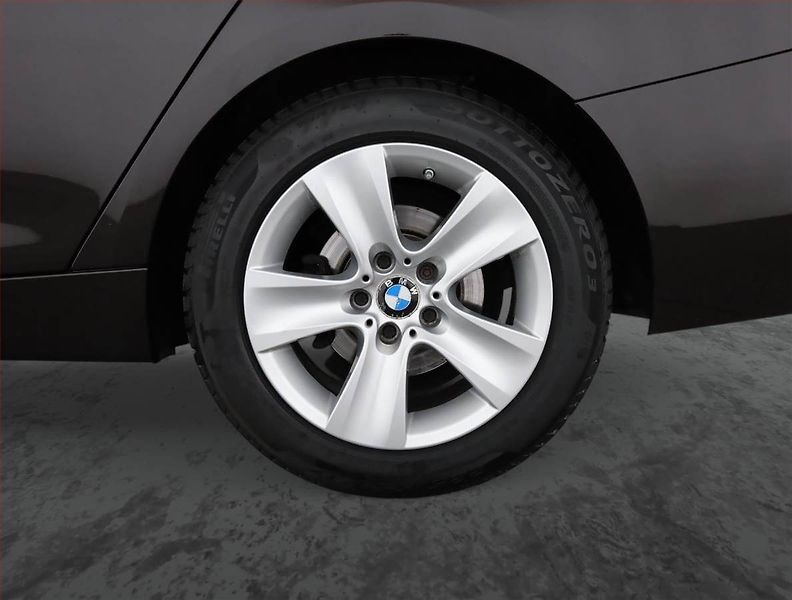 BMW Řada 3 (2015) Luxury Line 320i xDrive GT - fotka 20 z 20