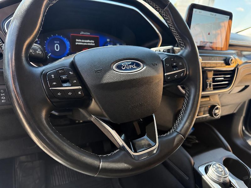 Ford Kuga (2022) 2.5 HEV,4x4,REZERVOVÁNO - fotka 25 z 51