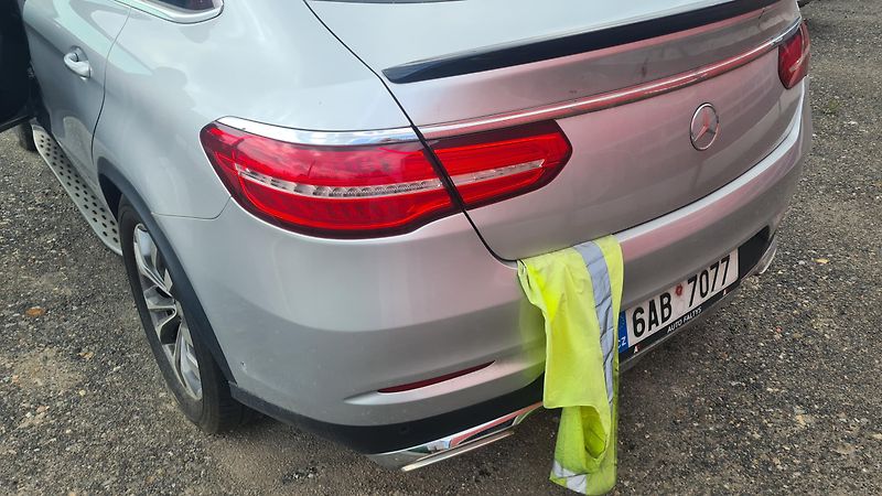 Mercedes-Benz GLE (2015) MERCEDE BENZ 350D nepojízdný - fotka 5 z 11