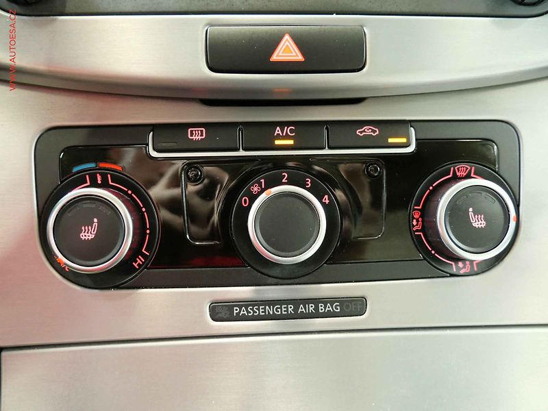 Volkswagen Passat CC (2013) 2.0TDi 4x4, 1.maj, DSG, kůže - fotka 21 z 24