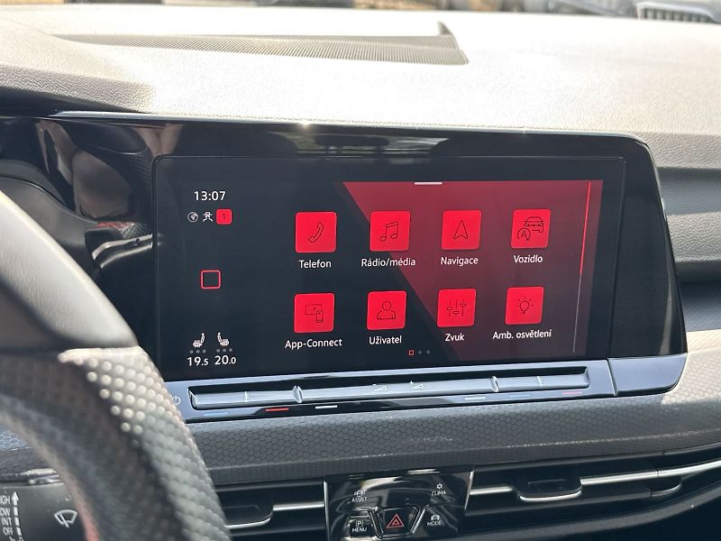 Volkswagen Golf (2023) 2.0 TSI DSG GTI - fotka 19 z 32