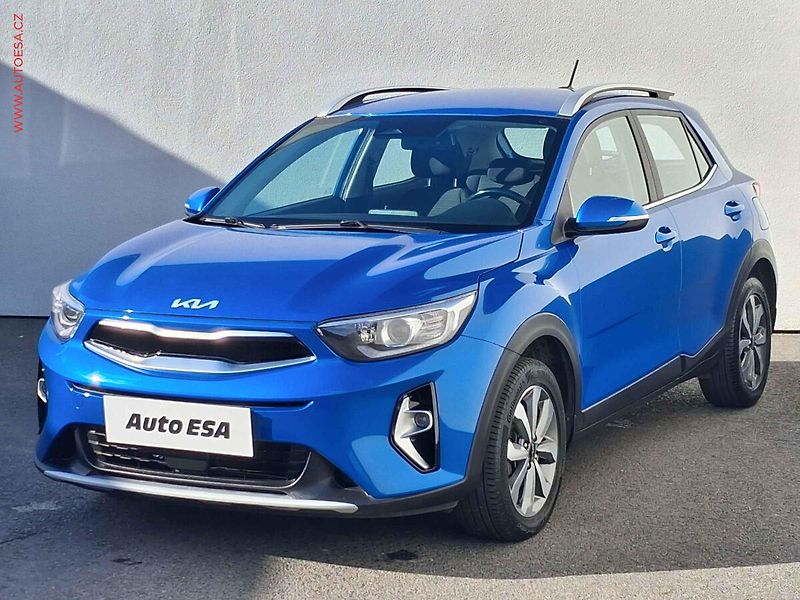 Kia Stonic (2022) 1.2 i, 2.maj,ČR, Kamera - fotka 3 z 17