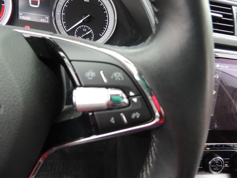 Škoda Superb (2020) 2.0TDi,110kw,Style,webasto,ČR - fotka 37 z 39