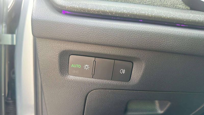 Škoda Octavia Combi Top Selection 2,0TDI 110 - fotka 21 z 31