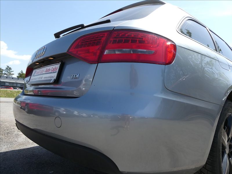 Audi A4 2,0 TDi 125kW serviska,NAVI - fotka 10 z 40