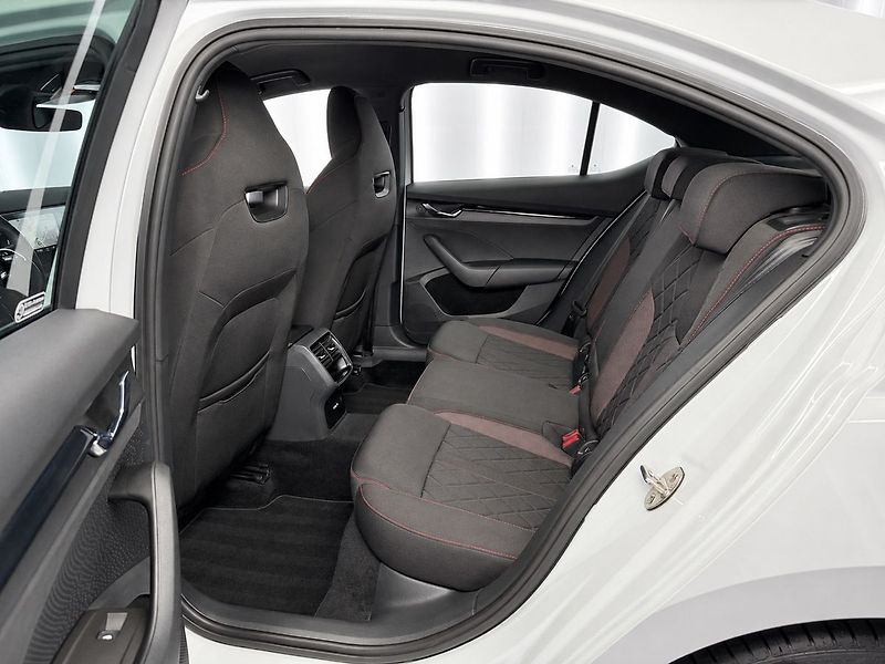 Škoda Octavia 2.0TDI DSG 4X4 RS, ACC, LED, K - fotka 11 z 27