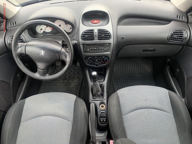 Peugeot 206 (2004) 1.4HDi - fotka 8 z 18