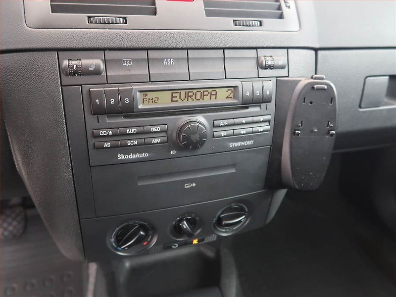 Škoda Fabia (2006) Elegance 1.2 12V, Serv.kniha - fotka 12 z 19