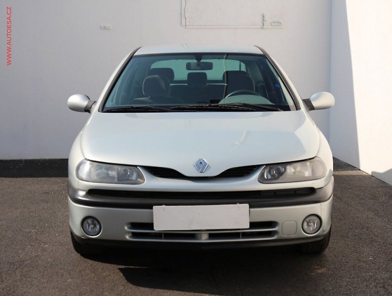 Renault Laguna (2000) 1.9DCi - fotka 2 z 3