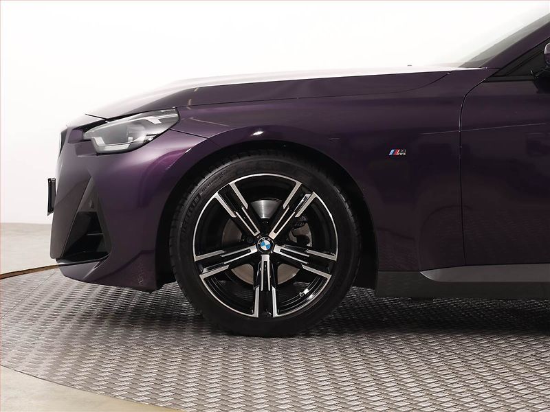 BMW Řada 2 (2022) 220 i - fotka 15 z 22