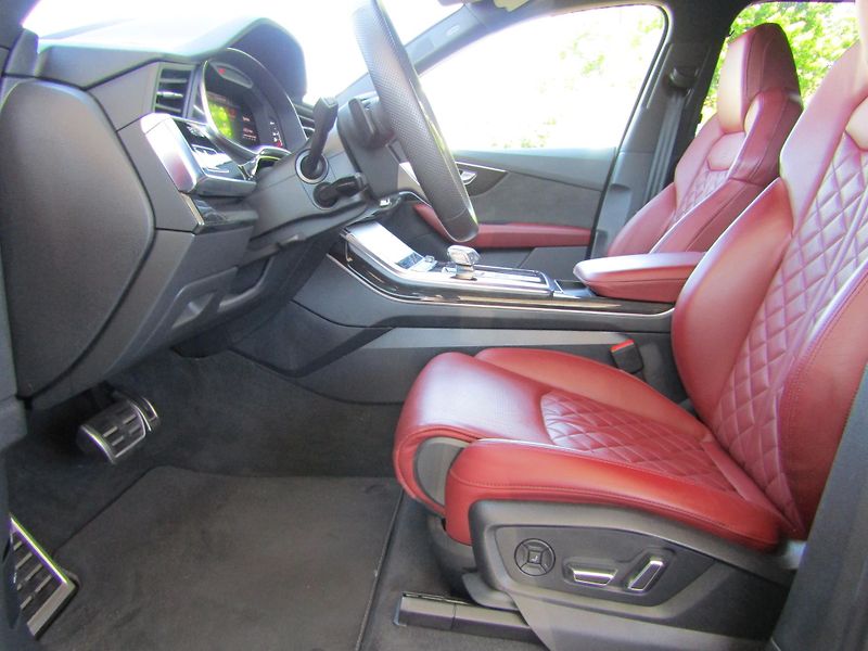 Audi SQ7 S-Line 4.0 TDI 320KW - fotka 21 z 30