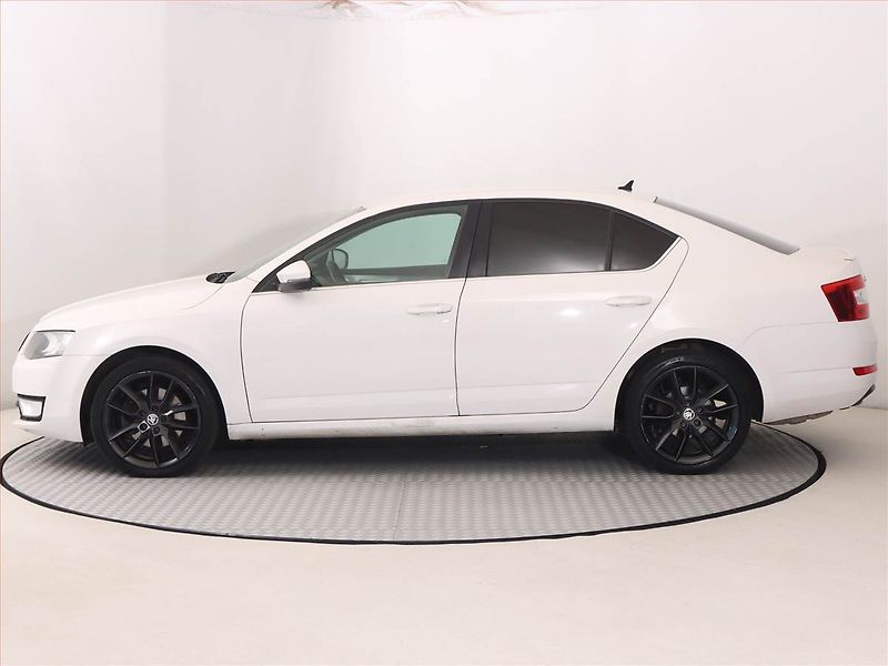Škoda Octavia (2016) 2.0 TDI, 4X4, Automat, Navi - fotka 3 z 18