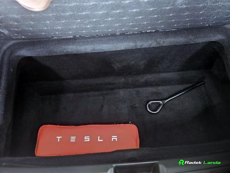 Tesla Model S (2019) 75D Raven HW3 Enhanced - fotka 20 z 23