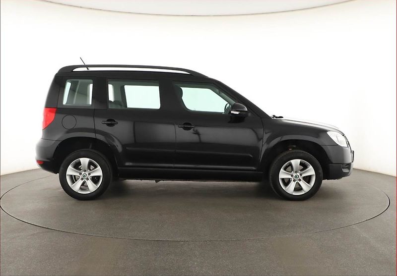 Škoda Yeti (2011) 1.8 TSI, 4X4, Park. senzory - fotka 6 z 12