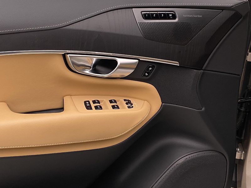 Volvo XC90 B5 AWD BRIGHT PLUS AUT CZ - fotka 29 z 63