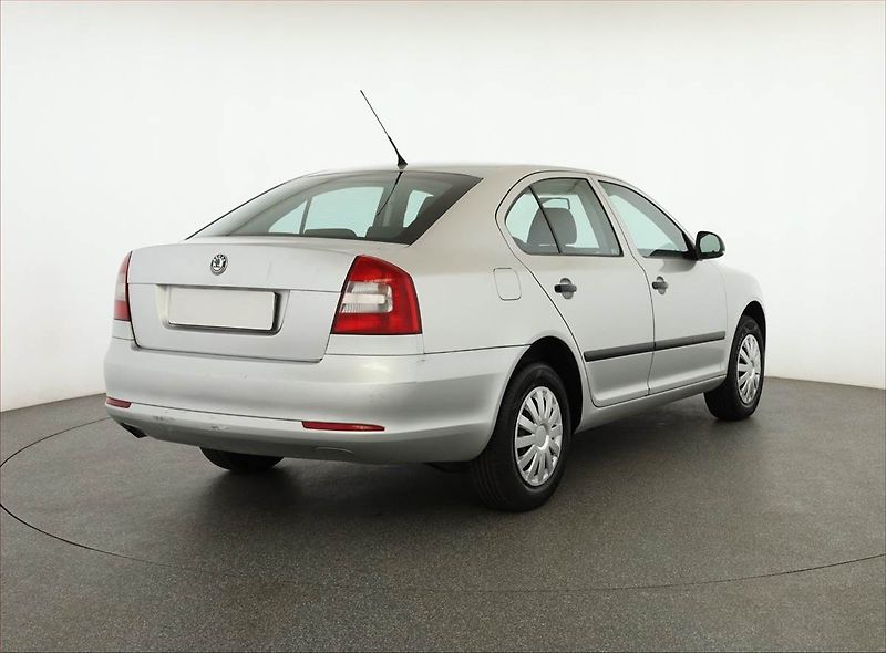 Škoda Octavia (2010) 1.6, po STK, CZ doklady - fotka 5 z 16