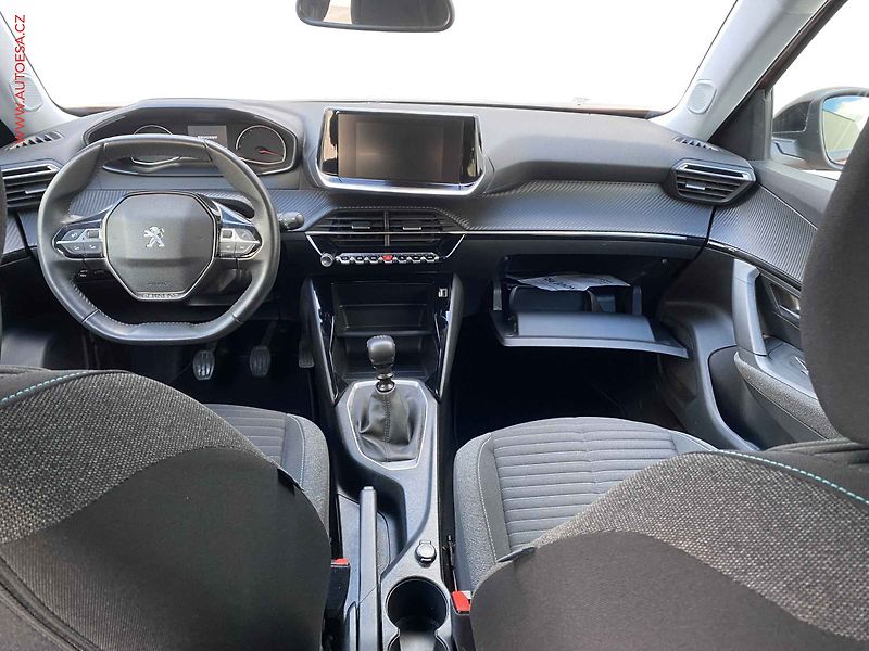 Peugeot 2008 (2022) 1.5 HDi, Style, kamera - fotka 8 z 17