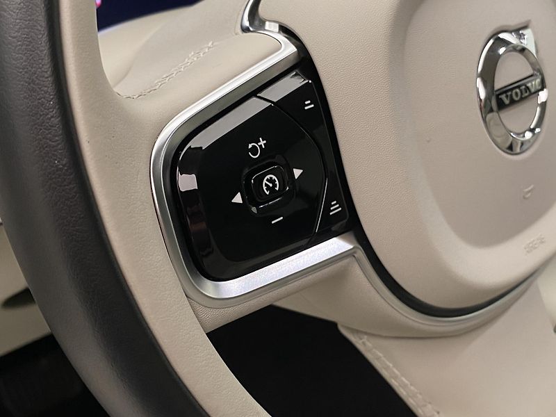 Volvo XC90 B5 AWD BRIGHT PLUS AUT CZ 7m - fotka 19 z 62
