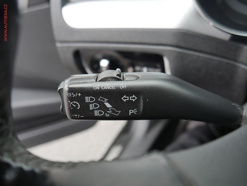 Škoda Superb (2014) 2.0 TDi, xenon, kůže - fotka 14 z 22