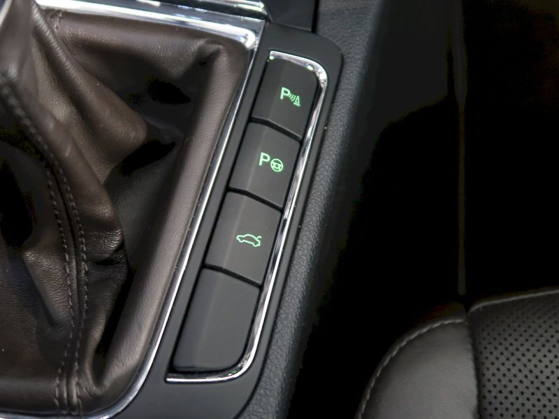 Škoda Superb (2013) L&K 2.0TDI 125KW 4x4 WEBASTO P - fotka 22 z 34