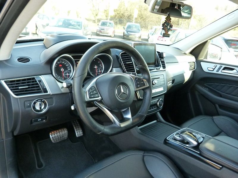 Mercedes-Benz GLE 350 D - fotka 9 z 21