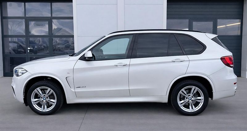 BMW X5 xDrive30d M-Sport - fotka 3 z 23