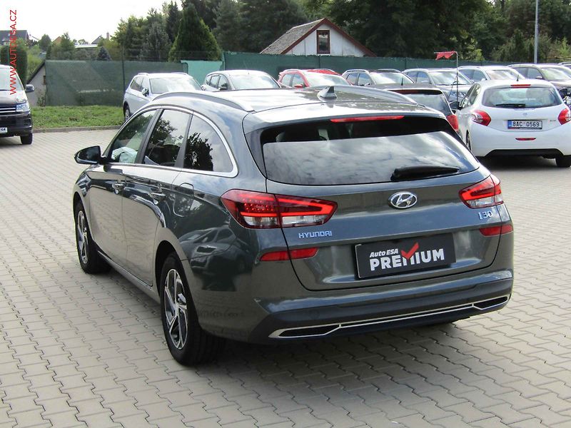 Hyundai i30 (2023) 1.5 DPi, 1.maj,ČR, Navi, AC - fotka 6 z 22