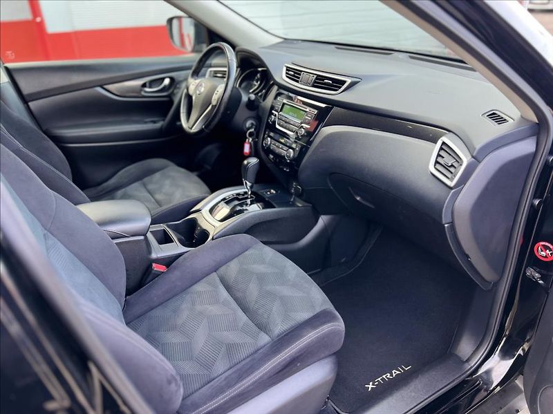 Nissan X-Trail 1,6 dCi  7-míst automat - fotka 22 z 38