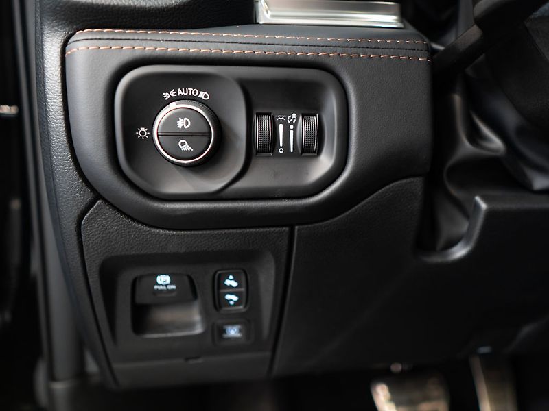 Dodge RAM (2026) 3.0 Tungsten, masážní sedadla - fotka 25 z 50
