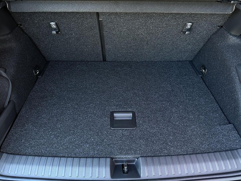 Škoda Kamiq 1.0TSi DSG Monte Carlo 116PS M - fotka 40 z 41