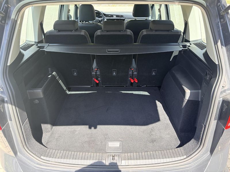 Volkswagen Touran 2.0TDI DSG TAŽNÉ - fotka 30 z 37