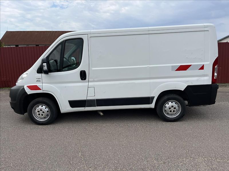 Fiat Ducato 2.2 JTD L1H1 NOVÉ PNEU VSTŘIKY - fotka 4 z 28
