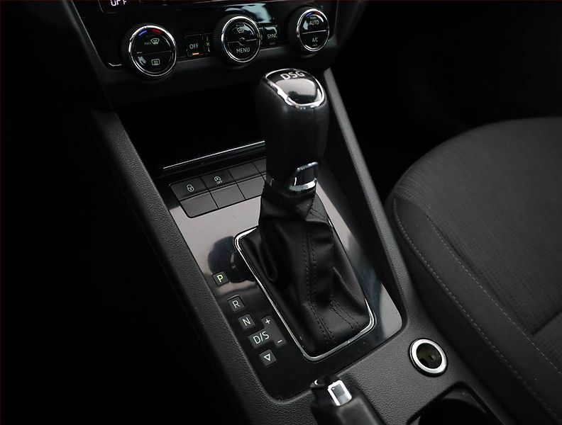 Škoda Octavia (2017) Style 1.8 TSI, Automat - fotka 11 z 21