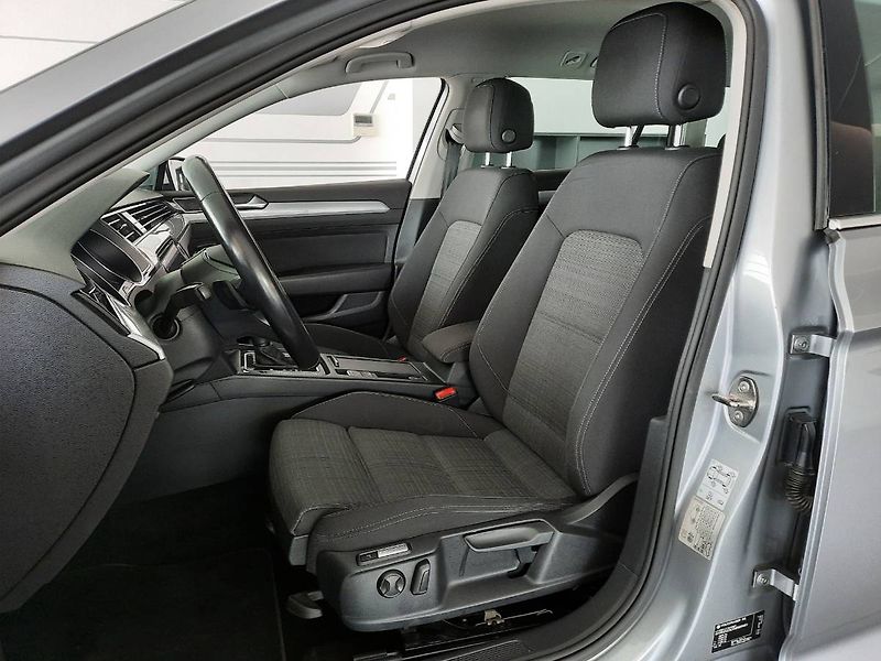 Volkswagen Passat Variant (2021) 2.0 TDI (110kW/150k) DSG, Busi - fotka 7 z 26