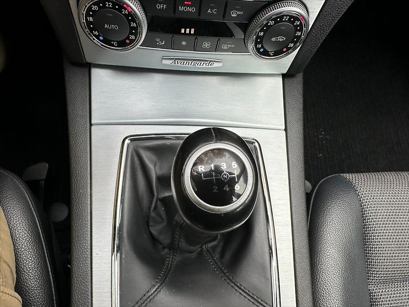 Mercedes-Benz Třídy C 2,2 CDI 100kW-SERVIS-MANUAL! - fotka 27 z 34