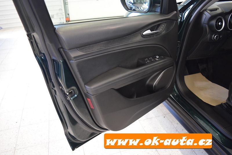 Alfa Romeo Stelvio 2.2 JTD Q4 FACELIFT 2021 - fotka 26 z 56