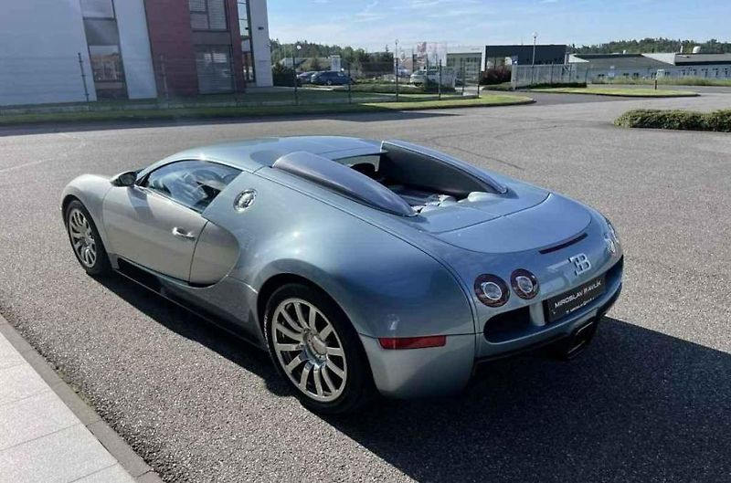 Bugatti Veyron Super Sport.