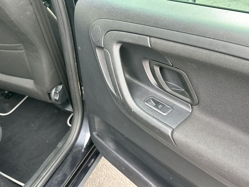 Škoda Roomster (2010) SCOUT 1.6TDI/77kW * 2.Maj. - fotka 23 z 27