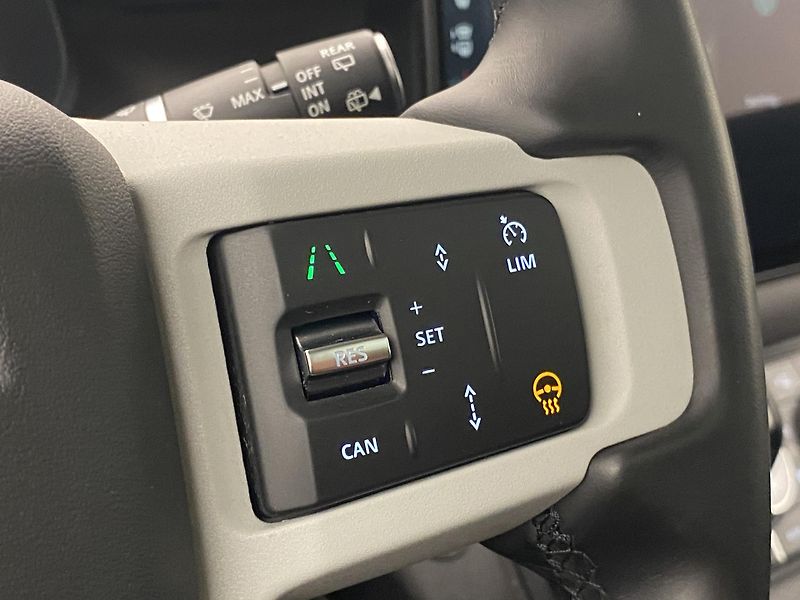 Land Rover Defender 130 D300 SE AWD AUT CZ 8míst - fotka 20 z 54