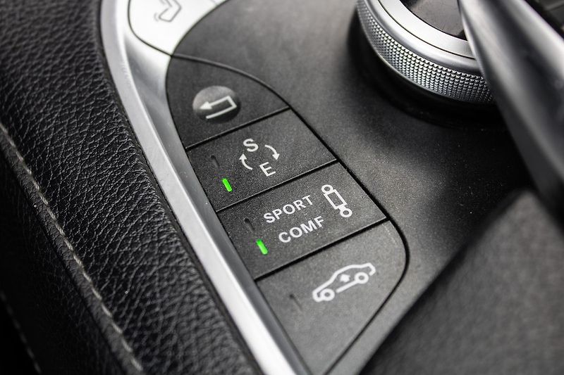 Mercedes-Benz Třídy S BLUETEC 4MATIC 2015 - fotka 19 z 37