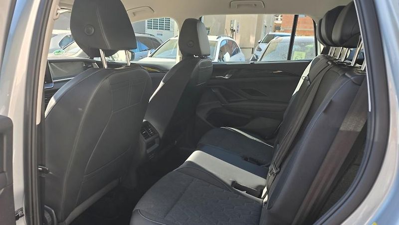 Volkswagen Tayron (2025) 2.0 TDI 142kW 4x4 DSG7 7míst - fotka 9 z 41
