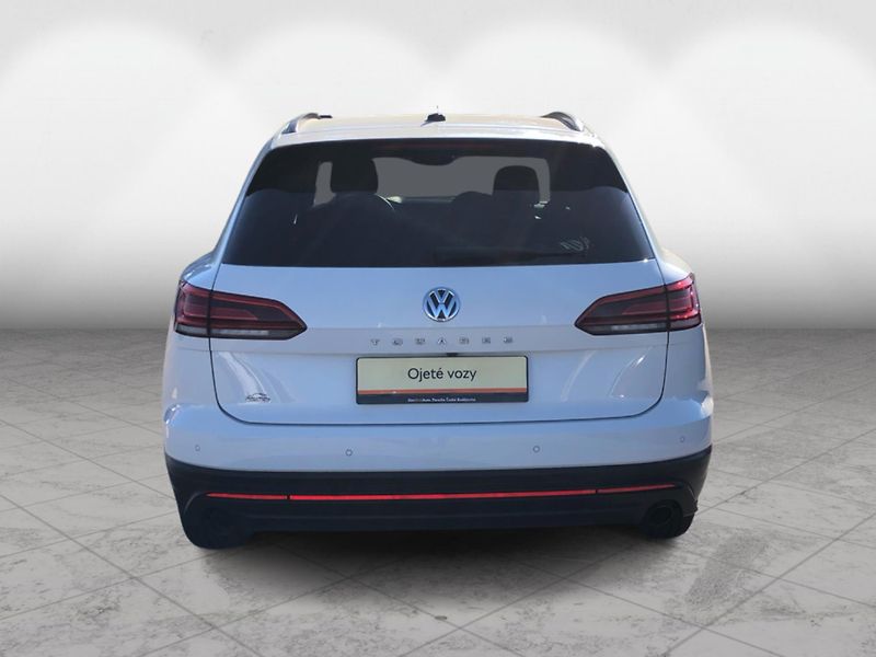 Volkswagen Touareg 3,0 TDI V6 4Motion - fotka 9 z 27