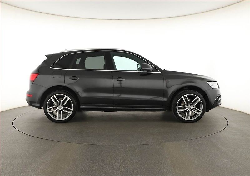 Audi Q5 (2013) S line 2.0 TFSI, 4X4, Kůže - fotka 6 z 18